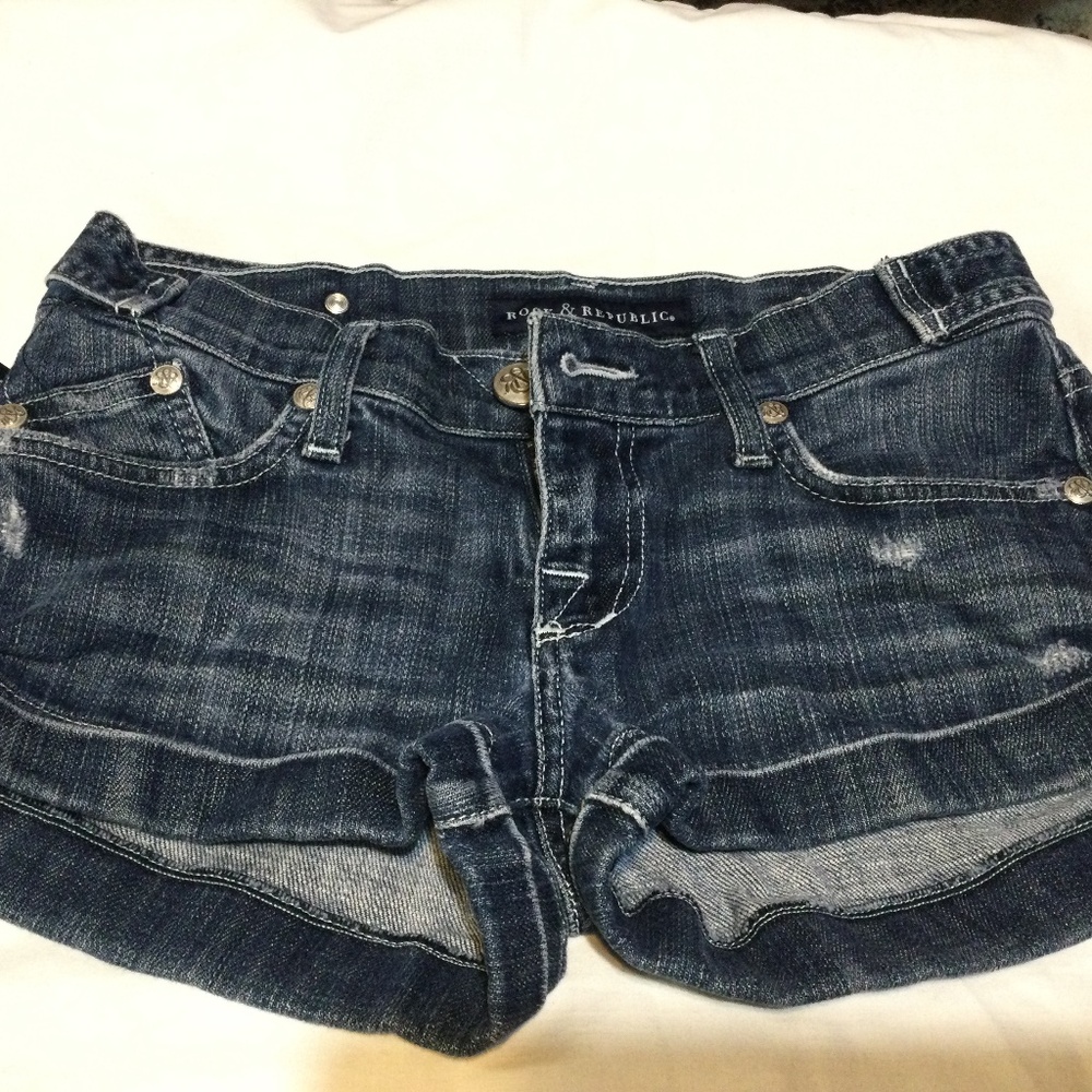 Rock & Republic Distressed Jean shorts SIZE 25